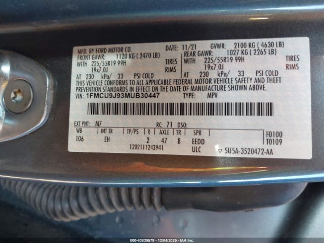 Ford Escape Titanium Image 3