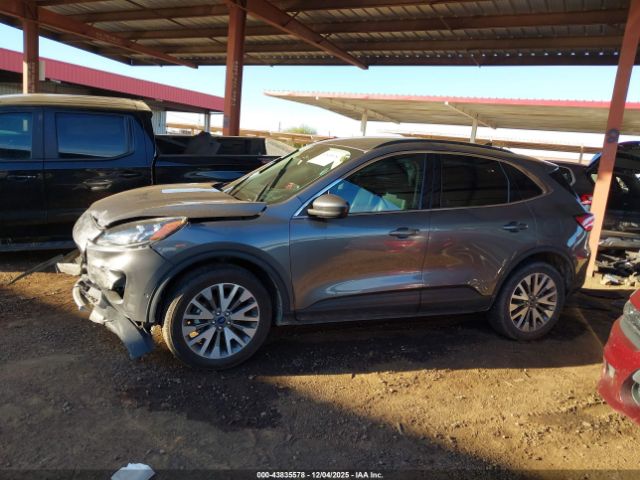 Ford Escape Titanium Image 16