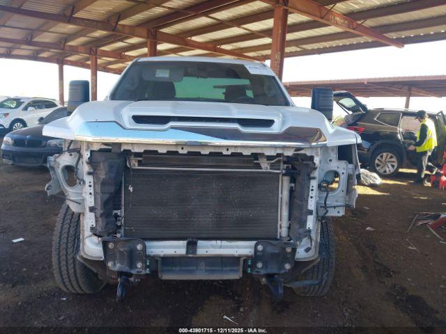 GMC Sierra 2500 2wd  Long Bed Image 3