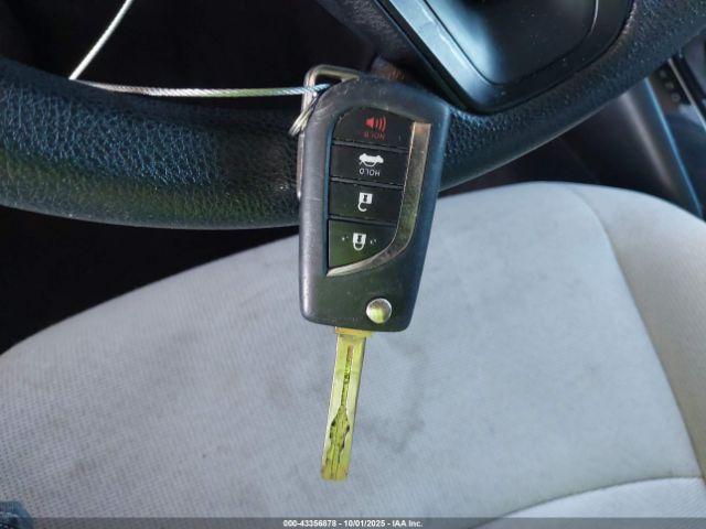 Toyota Corolla Le Image 11