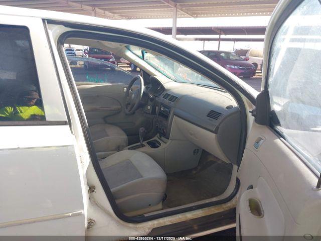 Chevrolet Cobalt Image 3