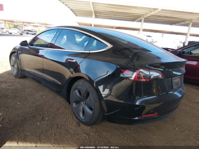 Tesla Model 3 Image 3