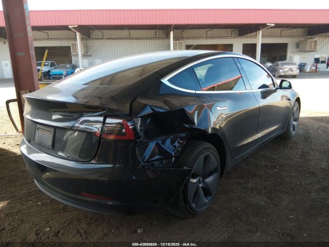 Tesla Model 3 Image 6