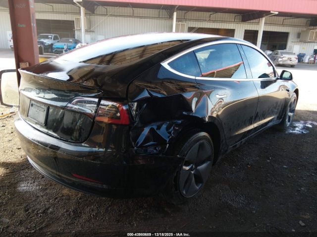 Tesla Model 3 Image 16