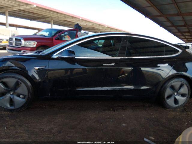 Tesla Model 3 Image 14